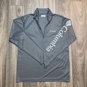 Columbia Long sleeve Pull-over.